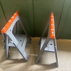 Set of 2 Heavy-Duty Sawhorses – Sturdy & Foldable