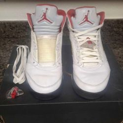 JORDAN 5 FIRE RED SIZE 9 