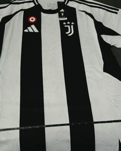 New AUTHENTIC JUEVENTUS JERSEY 2Xl