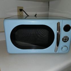 Galanz Retro Microwave (Powder Blue)