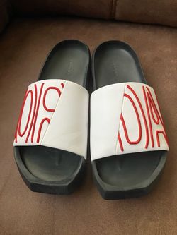 $25, Women’s slides size 8