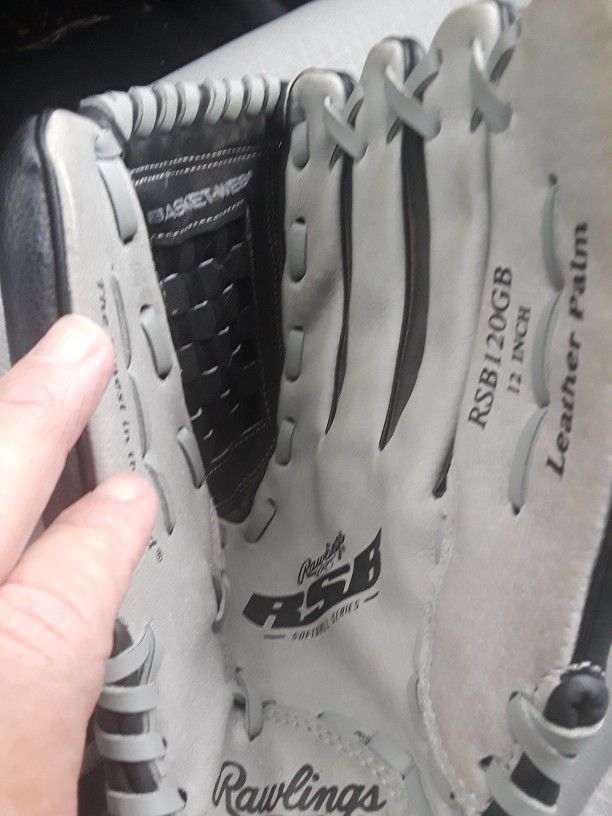 Rawlings RSB 12-inch Softball Glove | Right Hand Throw (Like Brand New)