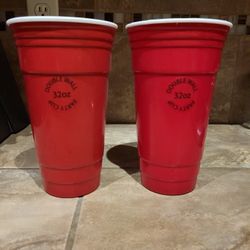 Pair of 32oz Party Cups