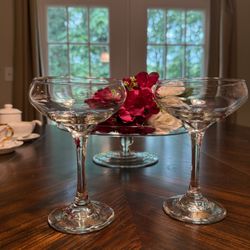 Crystal champagne glasses for wedding