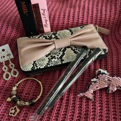 Bow Wallet Bundle $20