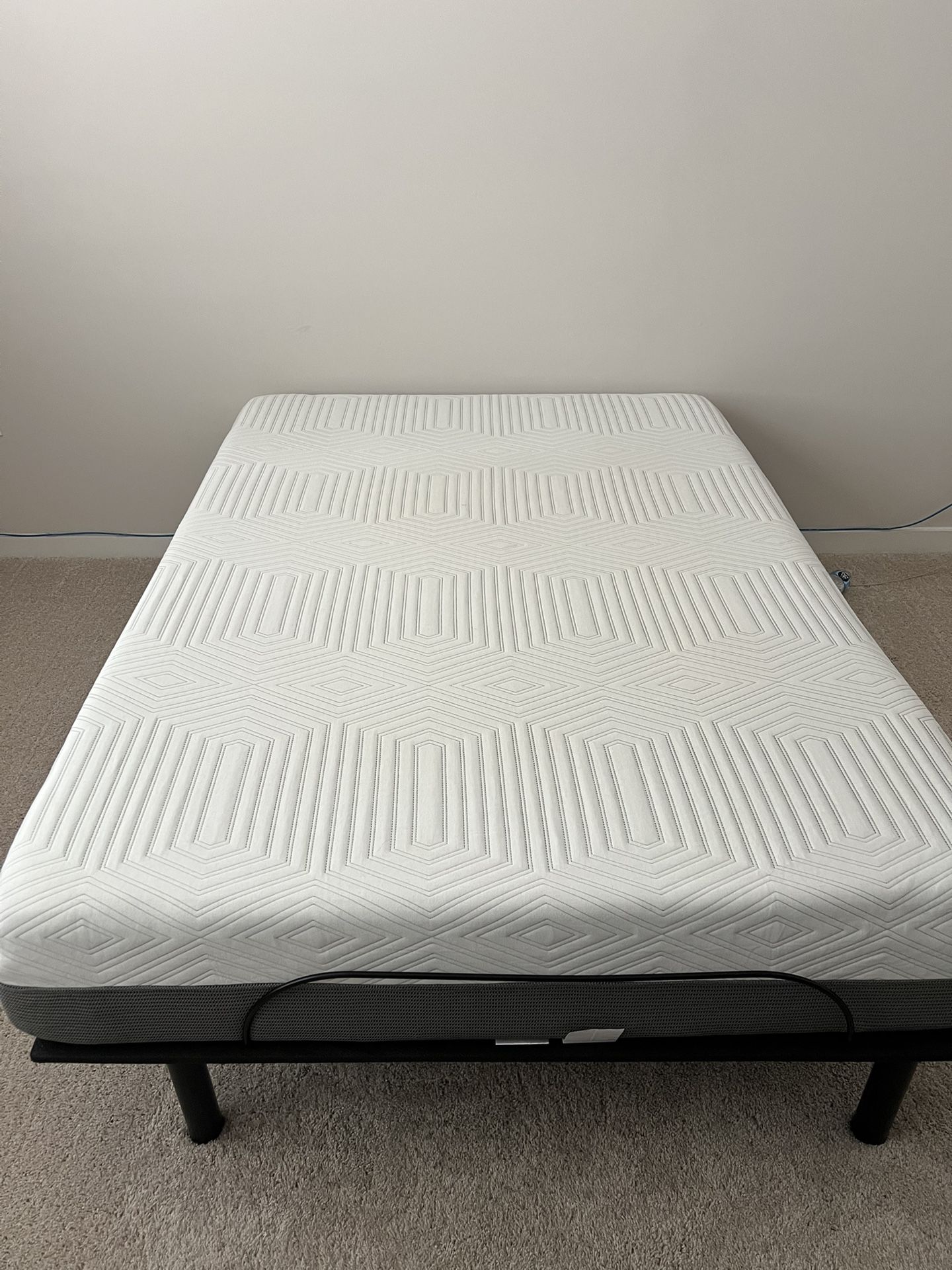 Full Size Mattress And Adjustable Bedframe