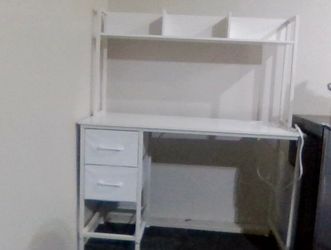 Computer desk