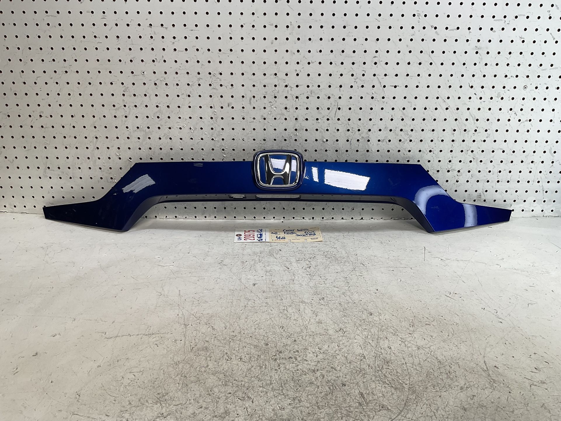 2018 2022 HONDA ACCORD REAR TRUNK LID MOLDING COVER OEM