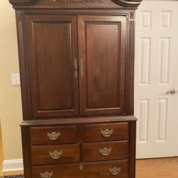 Kincaid TV/Bar Armoire