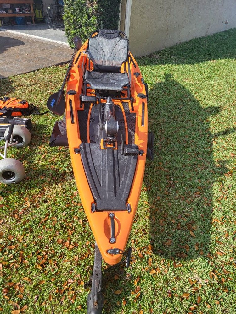 Kayak fishing, With Propeller Pedal And Trailer 