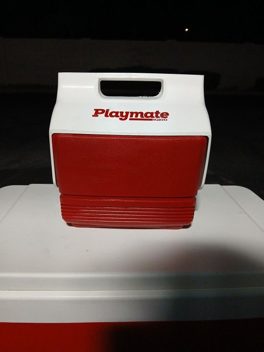 Red Playmate Igloo Ice Chest SMALL