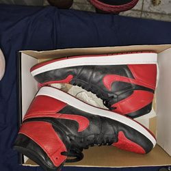 Bred Banned Jordan 1 Retro High