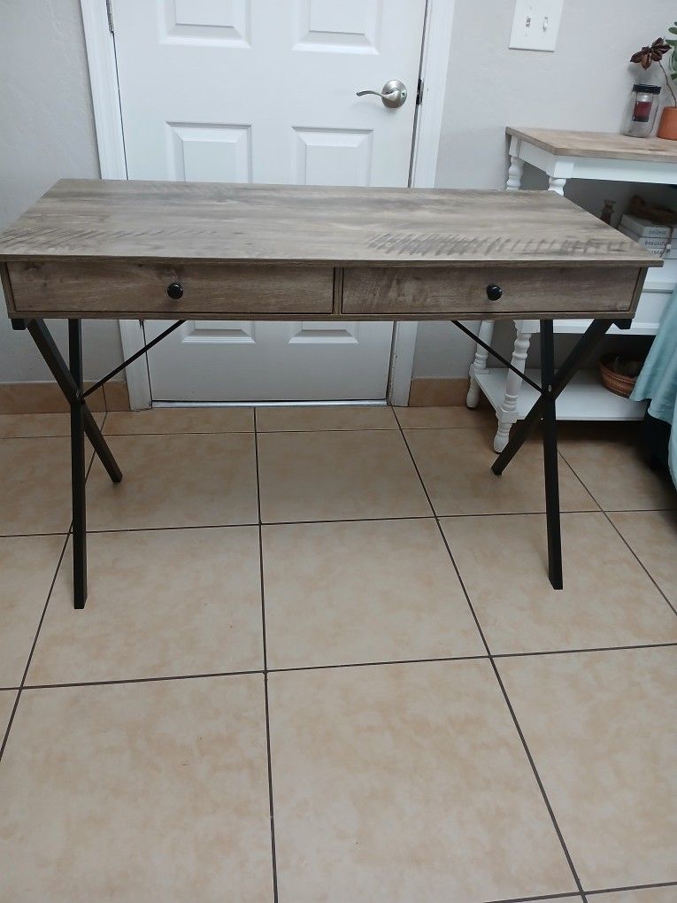 Nice Desk