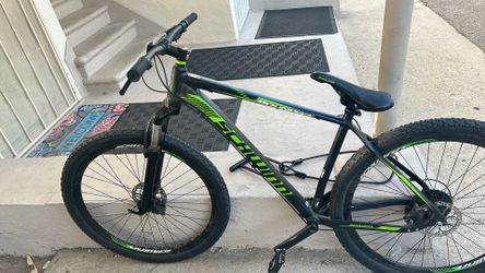 Schwinn mtn bike 29in