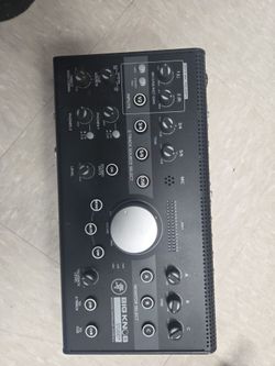 Big knob studio plus monitor controller interface.