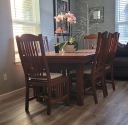 Dining room table