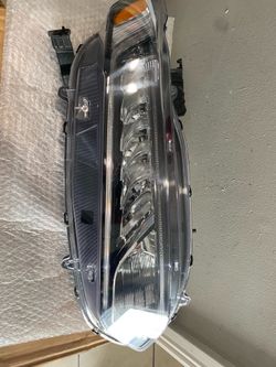 2018-2022 Honda accord right headlight