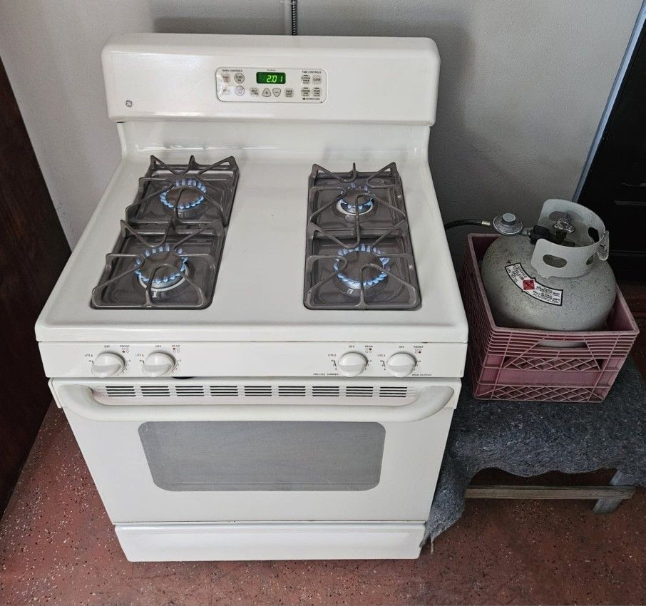✨️🚨🔆GE🔆🚨✨️ Lp Gas Stove in Perfect Condition