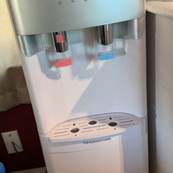 Igloo Water Dispenser