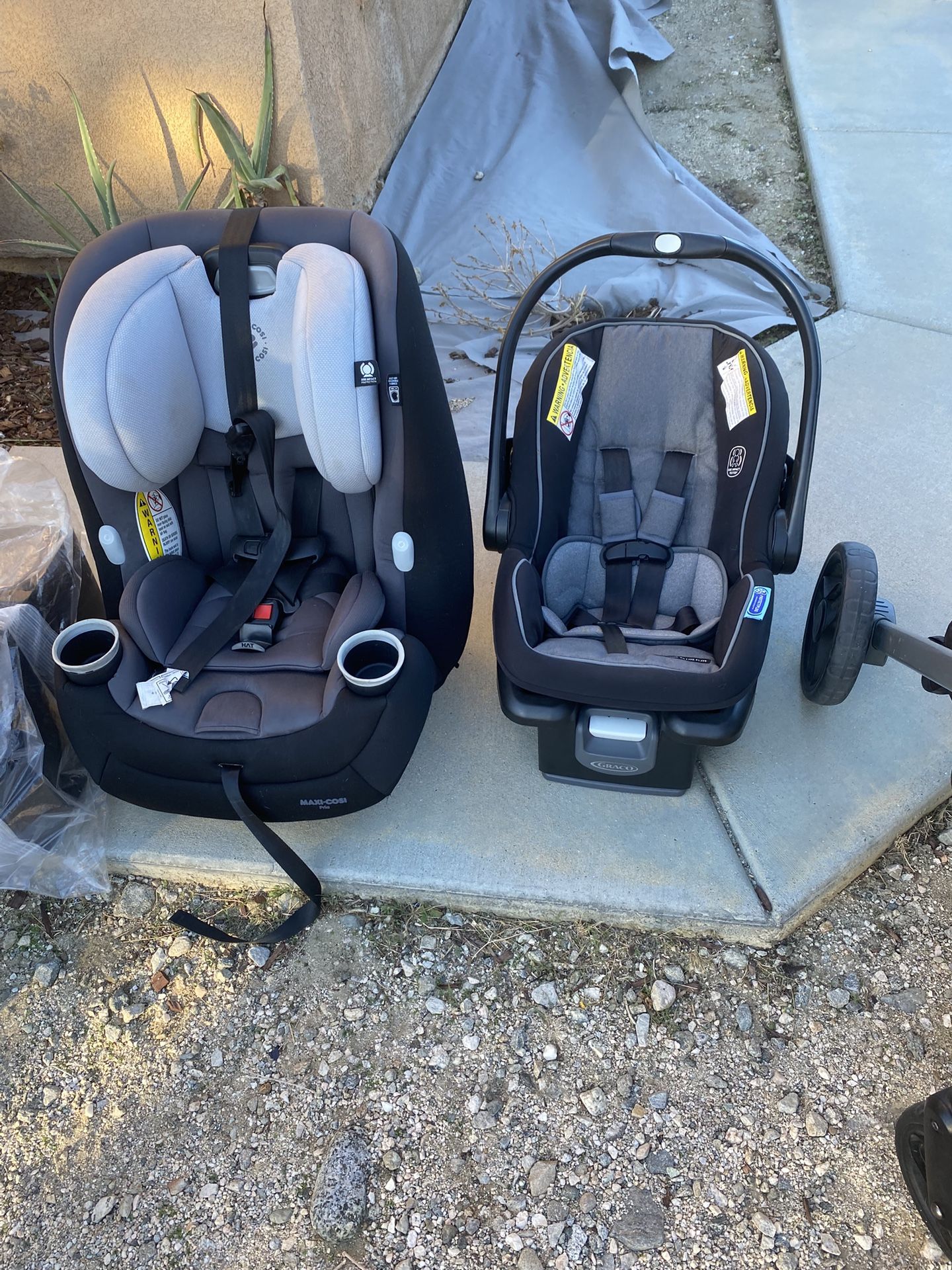 Baby Car seat And 2 Strollers.