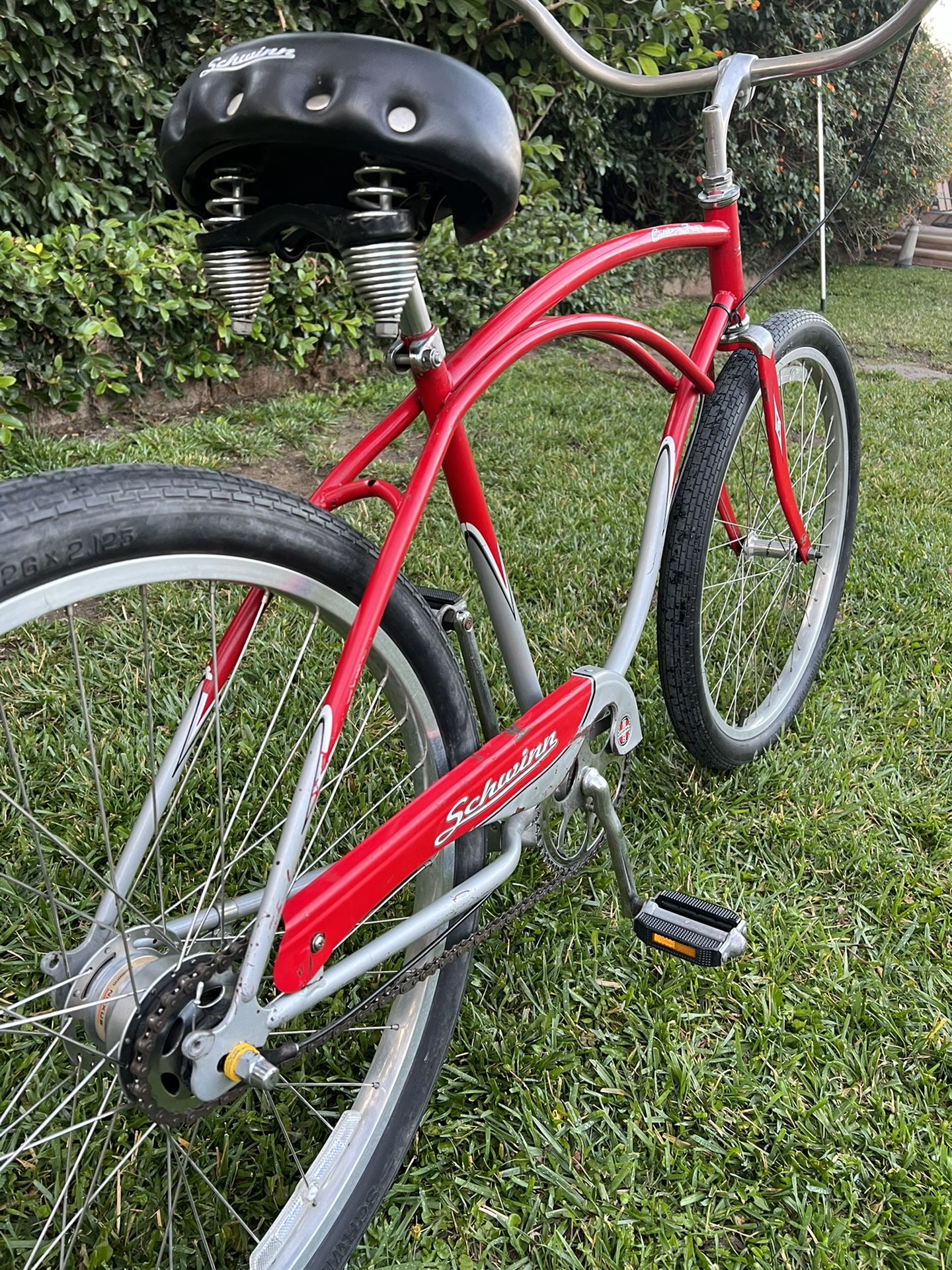 Schwinn hot sale cruiser four