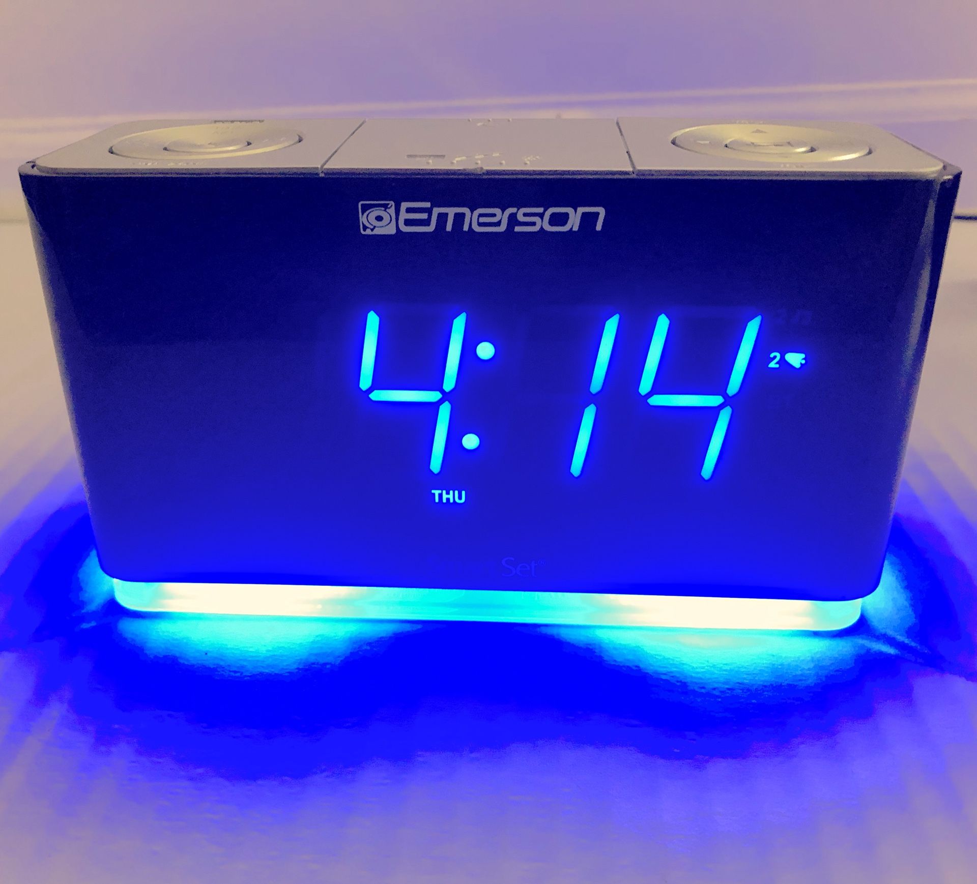 Alarm clock. SmartSet by Emerson