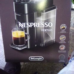 Nespresso Vertuo Machine With Multiple Sample Pack 
