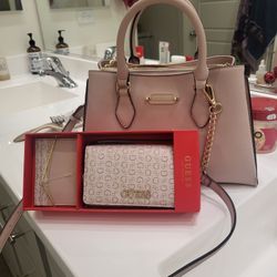 Guess Gift 🎁 Set Handbag 👜 Wallet And Cards Set