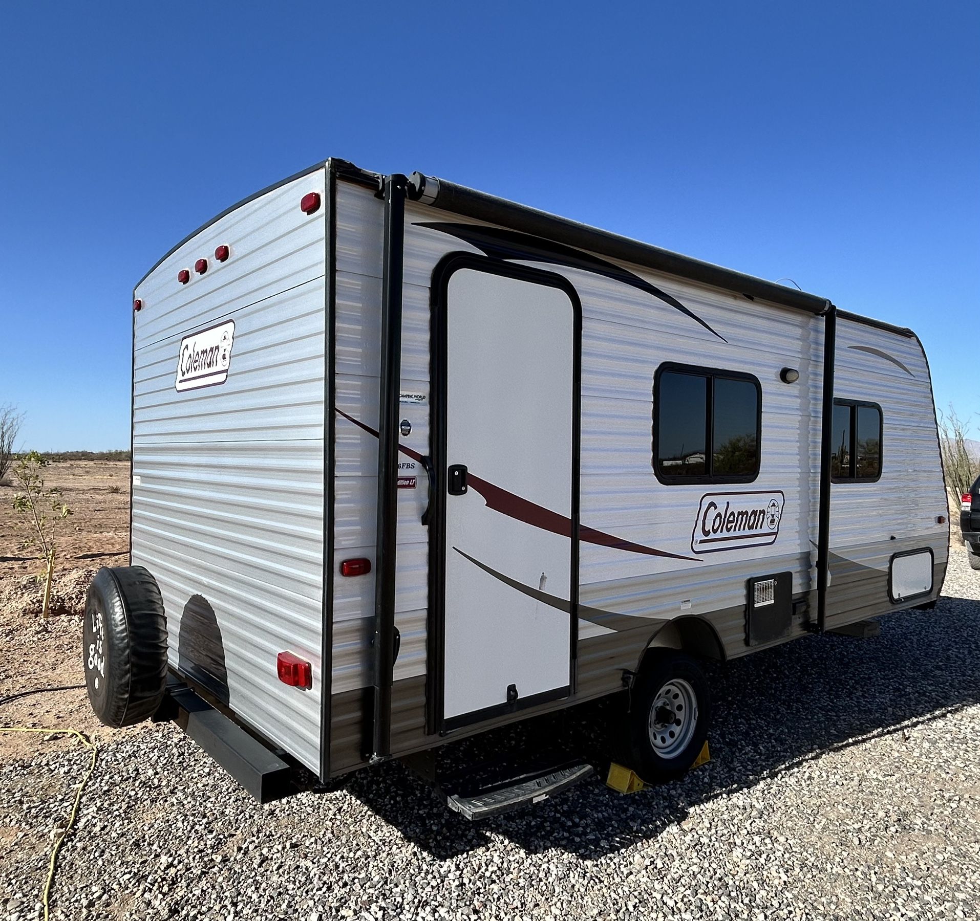 21’ Travel Trailer - Excellent