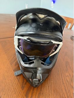 Motorcycle helmet DOT