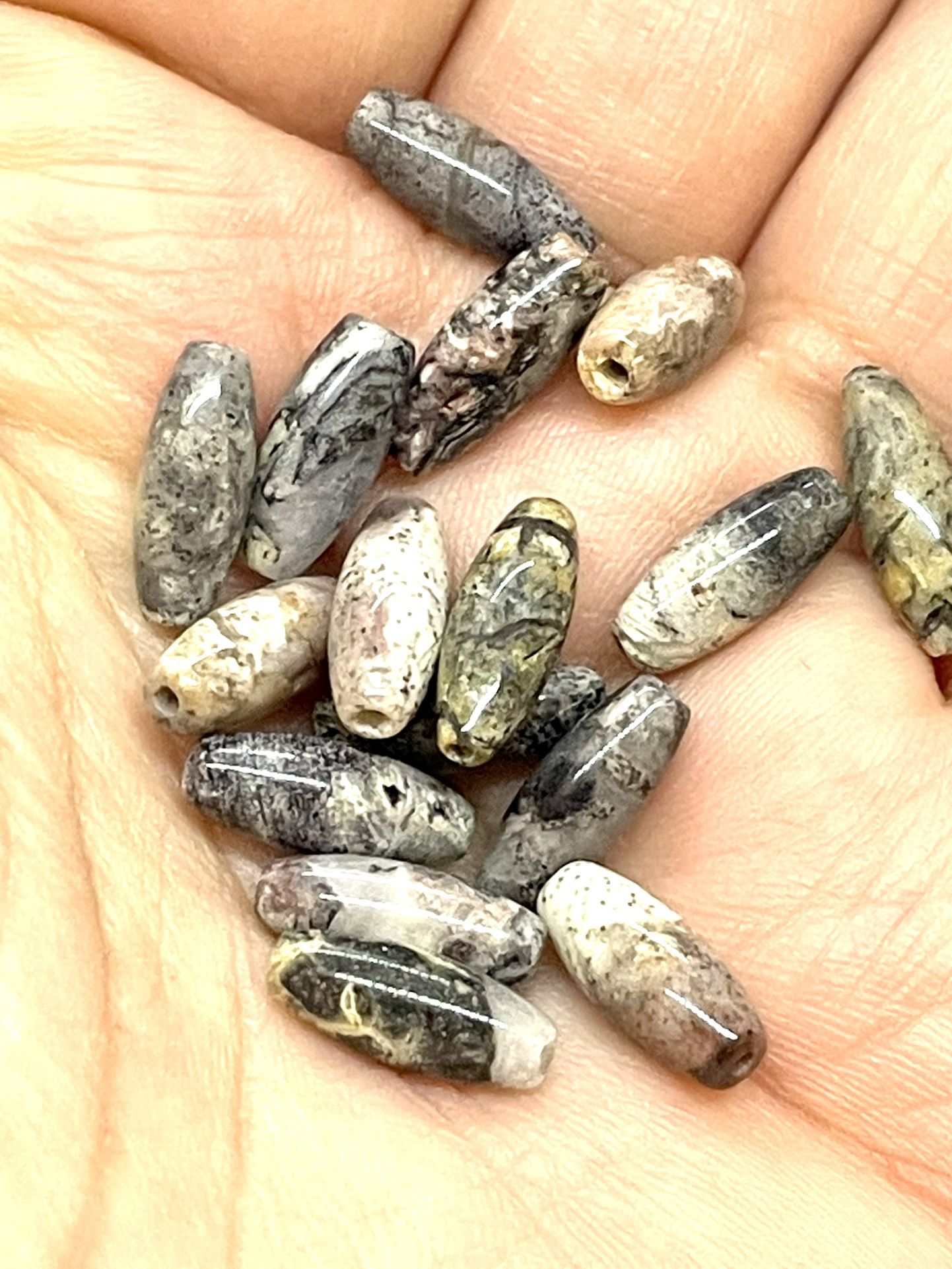 Lot Of 28 Silver Leaf Agate Beads