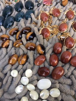 Lot of loose gems & jewelry