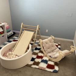 Wooden Pikler Triangle Set