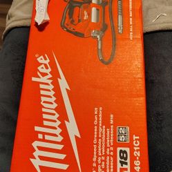Milwaukee Grease Gun New M18