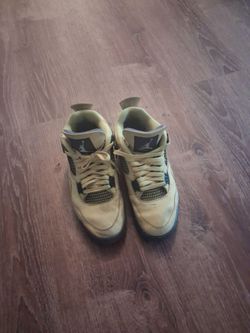 Jordan 4s