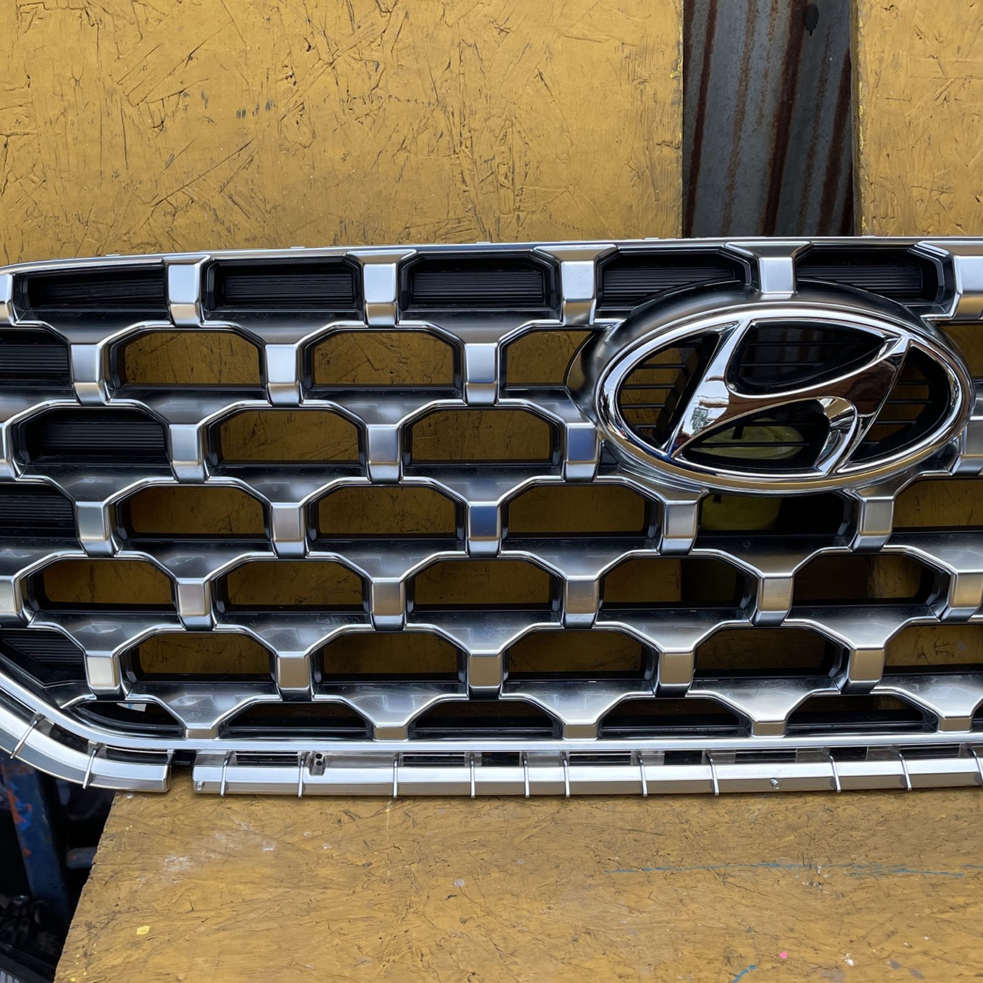 2021-2022 Hyundai Santa Fe Grille Oem Vintage Large Italian Deruta Covered Dish