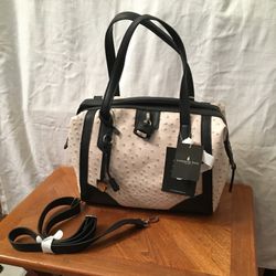 London Fog Purse, Color Ecru Ostrich 