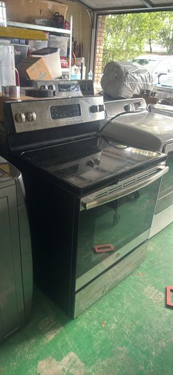 🔥 GE Stove & Microwave Matching Set 🔥 375 OBO