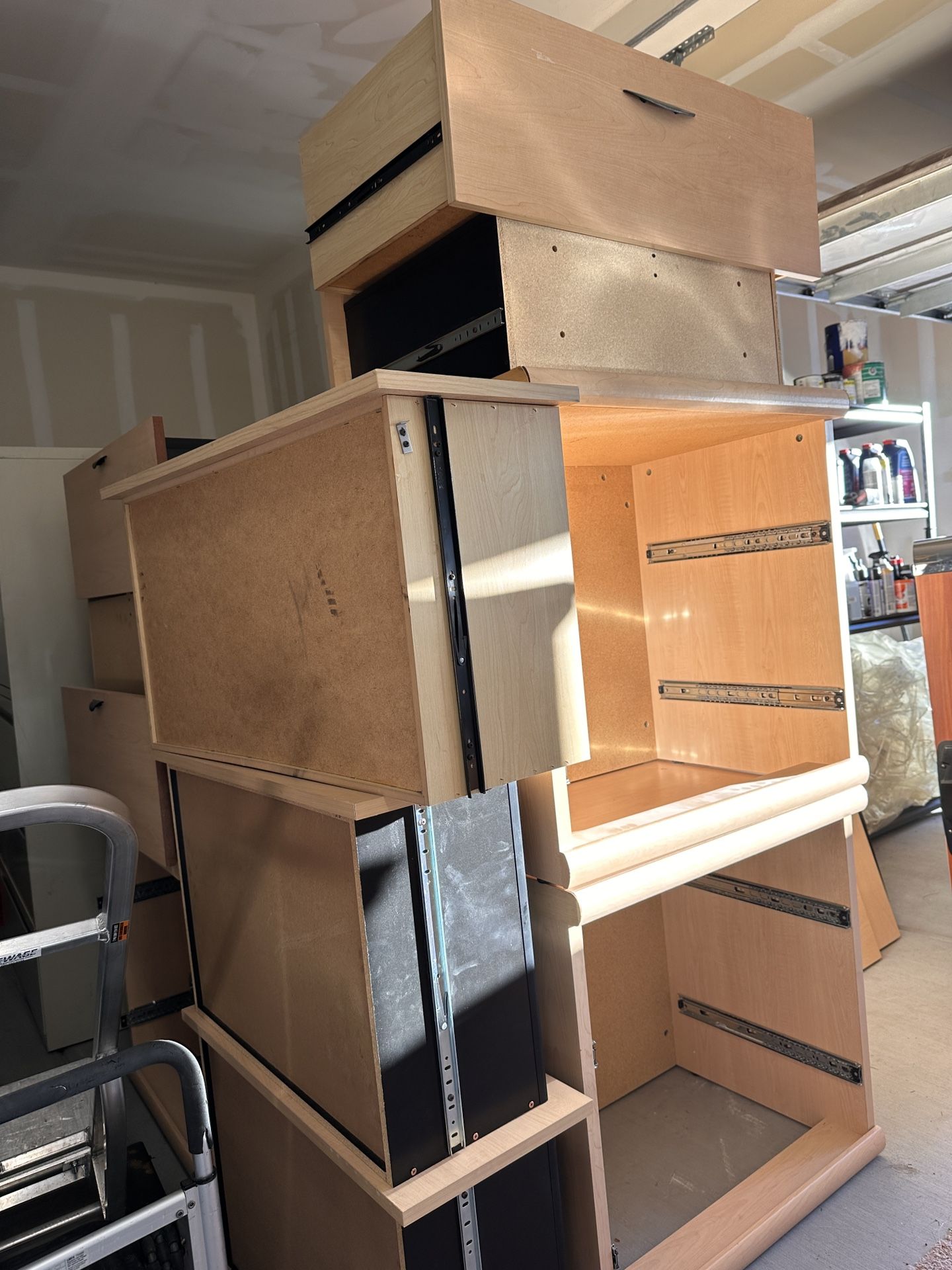 FREE OFFICE FURNITURE 1 DAY ONLY FCFS for Sale in Henderson, NV OfferUp