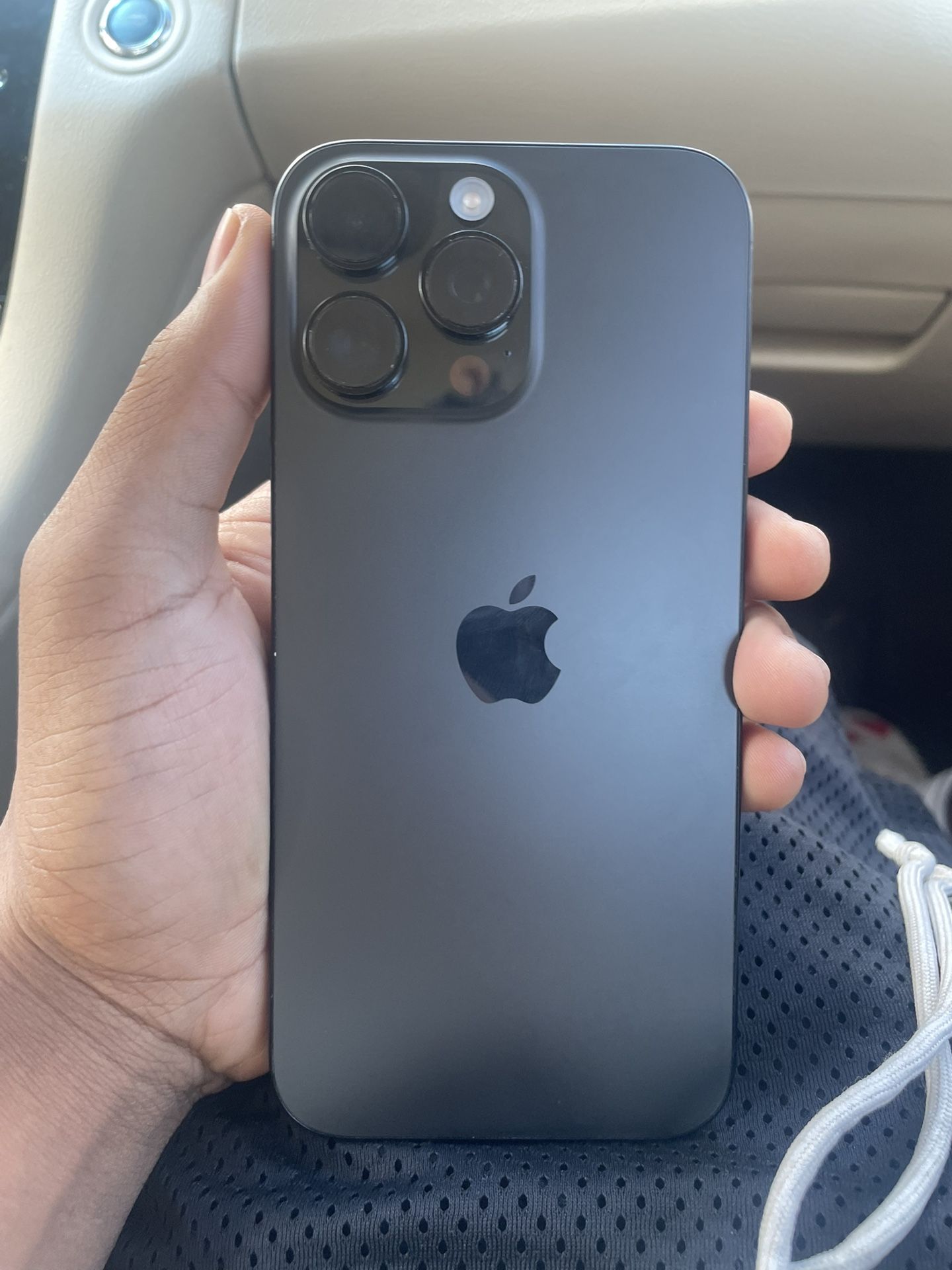 iPhone 16 Pro Max Rush Me