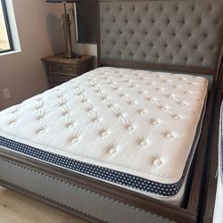 Like New! The Wink Bed Plus Queen Mattress