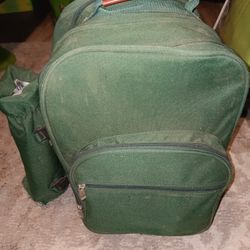 NEW Picnic Pack Backpack Set For 4