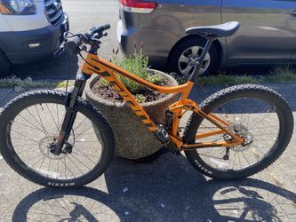 Giant Stance mountain bike