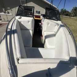 19’ 1988 Sunbird Bow rider Boat