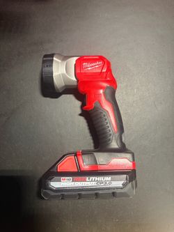 Milwaukee M18 led flashlight w/ 3.0 high output battery