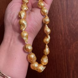South sea golden Pearls necklace 17’