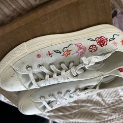 Platform Converse Women’s Shoes With Floral Decor Size 10