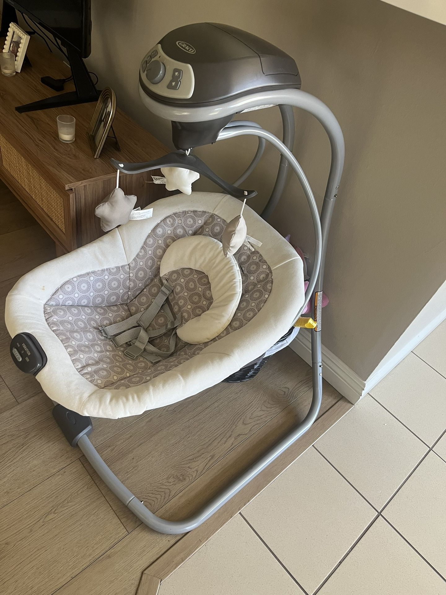 GRACO BABY SWING