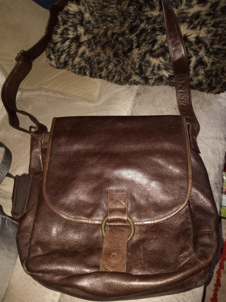 Very Nice Vintage Messenger Shoulder Bag