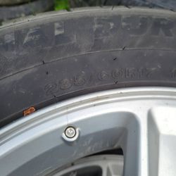 (4) 235 60 R17 tires and aluminum wheels